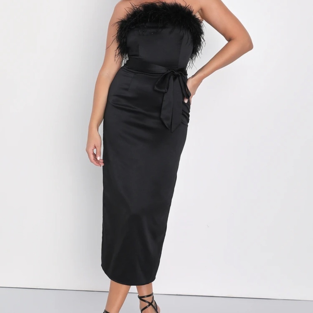 Lulus Glamorous Aura Black Satin Feather Stra
Midi Dress Size Small